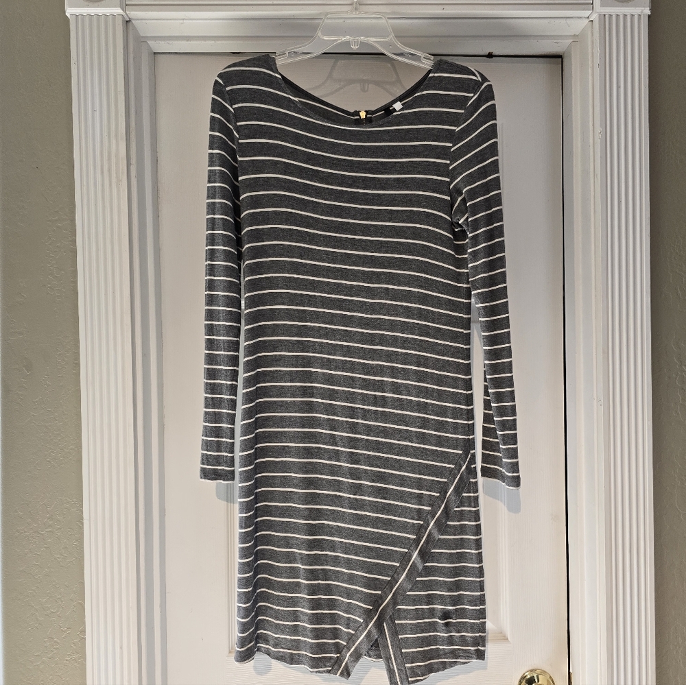 Kensie Gray and White Striped Long Sleeve Dress Size XSmall
